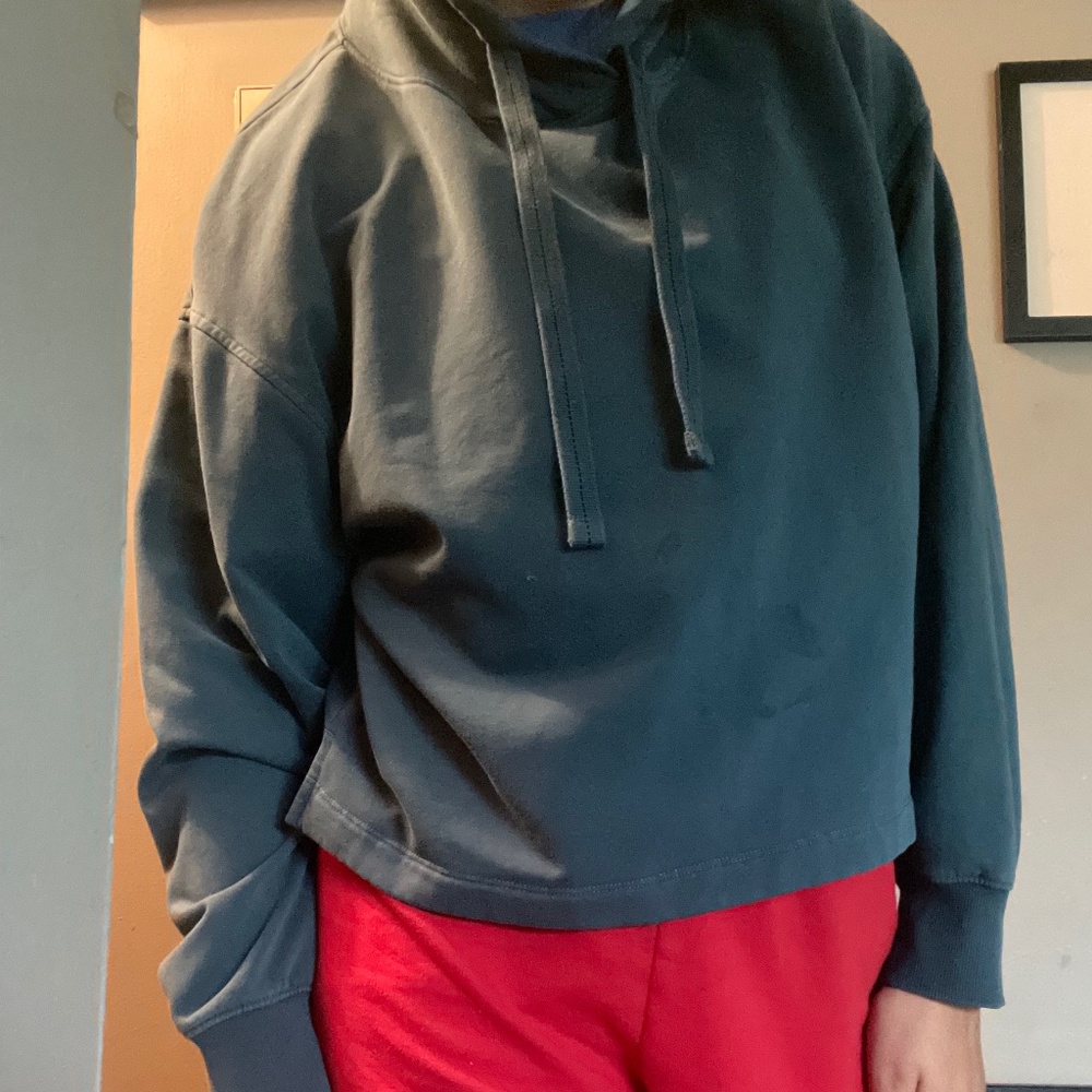 Blue crop sweatshirt